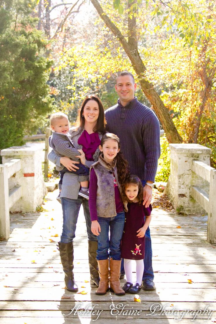 What Clothes Look Best For Family Pictures