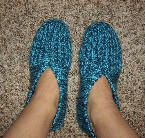 Best 25+ Knitted slippers ideas on Pinterest Knit slippers, Knit slippers p...