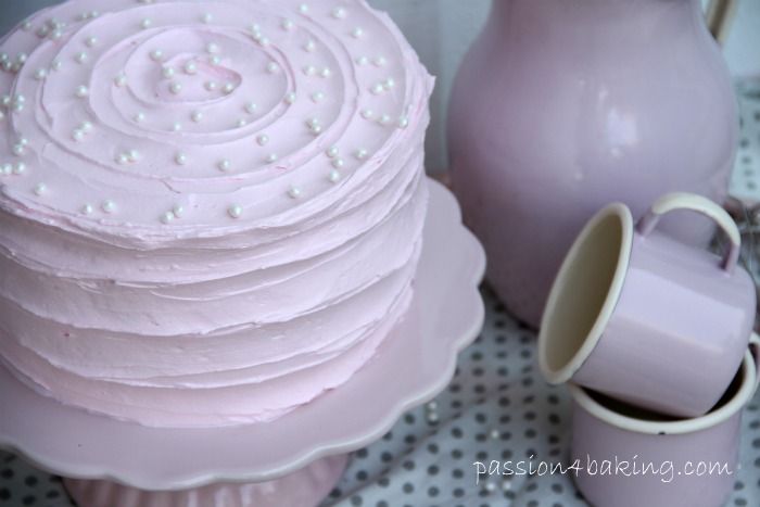 Layered Meringue Cake Women Layered Meringue Cake Women