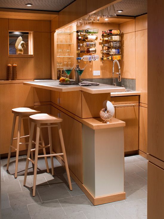 https://i.pinimg.com/736x/a6/c5/96/a6c5969402bc651a1af63b19f6c4f0cc--home-bar-designs-basement-designs.jpg