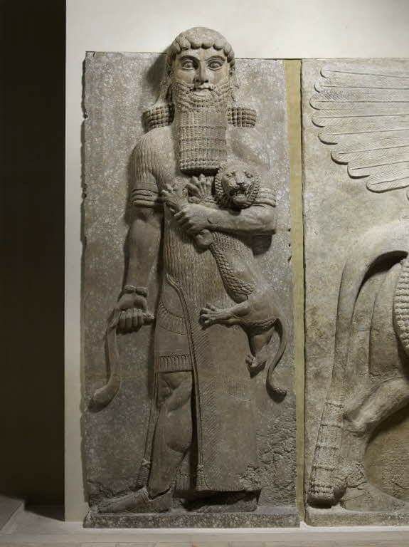 تمثال كلكامش المكتشف في قصر سرجون الثاني الاشوري شمال العراق متحف اللوفر باريس Lion Taming Spi Ancient History Archaeology Ancient History Ancient Mesopotamia