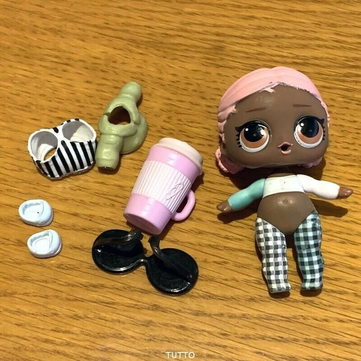 LOL Surprise Doll Pet Miss Skunk Eye Spy Series 4 sd