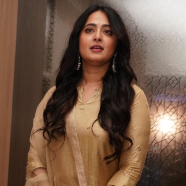 Anushka Shetty s Beauty Secret Basic Hair Care Tips To Have Long anushka-shetty-s-beauty-secret-basic-hair-care-tips-to-have-long