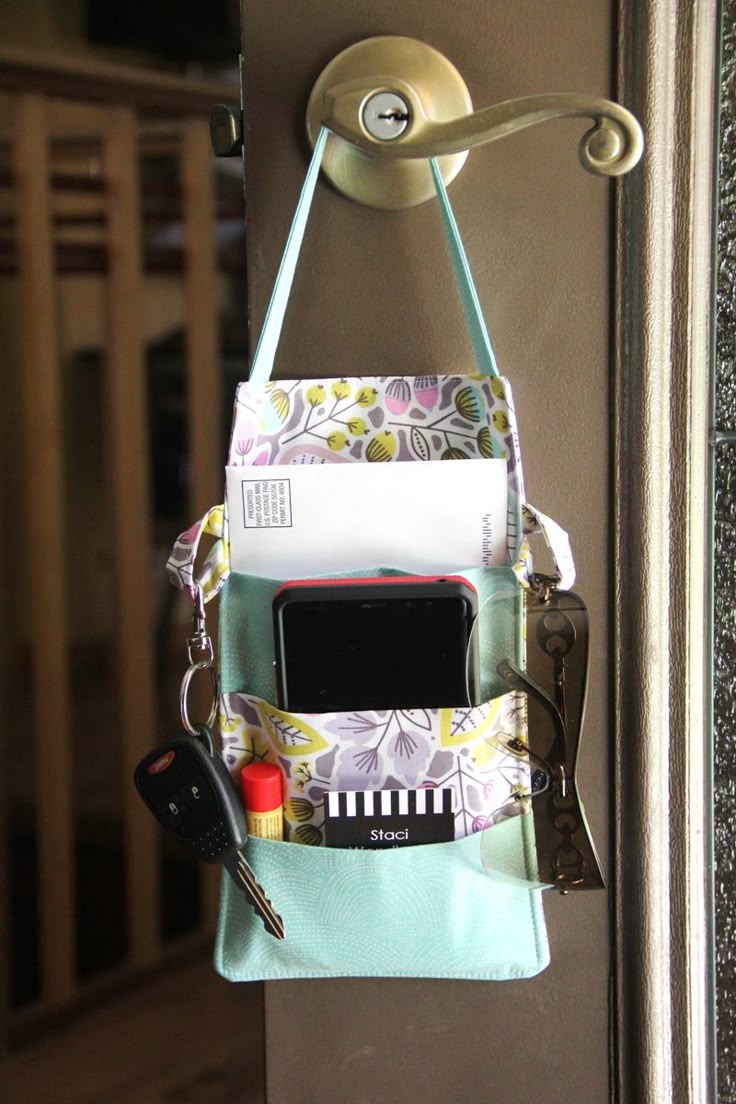 Out the Door Organizer free sewing tutorial at SewCanShe Out the Door Organizer free sewing tutorial at SewCanShe