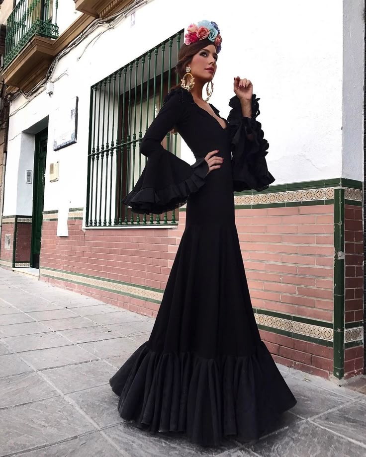 Resultado de imagen de trajes de flamenca negro