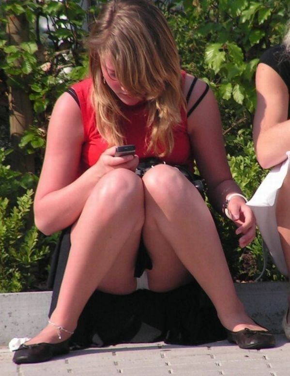 Knees Together Upskirt Knees Together Upskirt