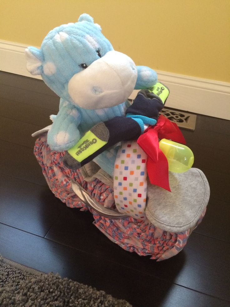Motorcycle diaper cake | Diaper motorcycle cake, Diaper cake, Diaper