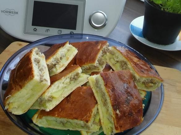 Russischer Pirog mit Kartoffel und Hackfleisch von naty83. Ein Thermomix ® Reze...