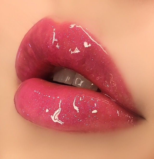 Pin By Ty R On Lips Reference In 2019 Glossy Makeup Aesthetic