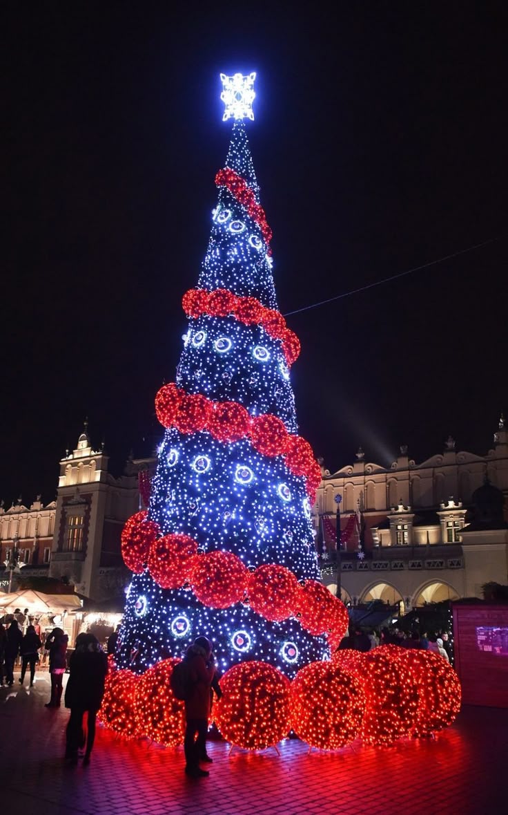 Новогодние картинки елок 2018