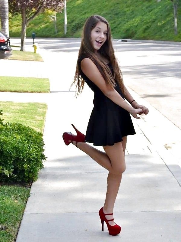 Solo petite high heels girl