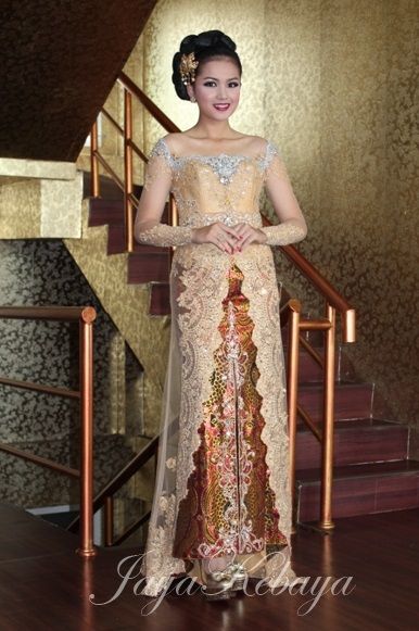 Kebaya Modern wedding dress Indonesia.Keaya Modern dress 