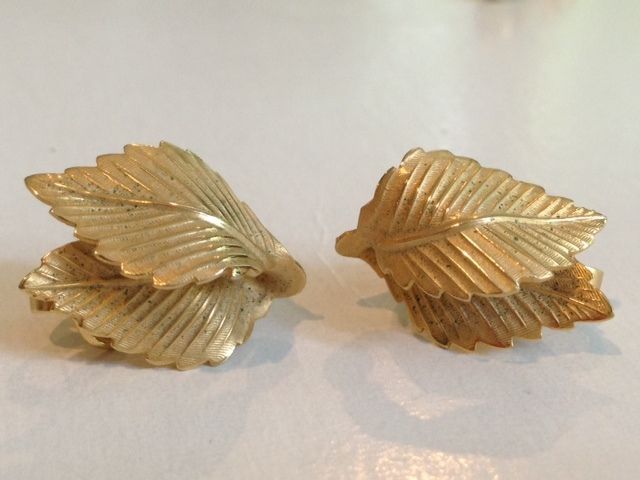 Vintage 1950/'s Clip Earrings Gold Tone Abstract Leaf Design
