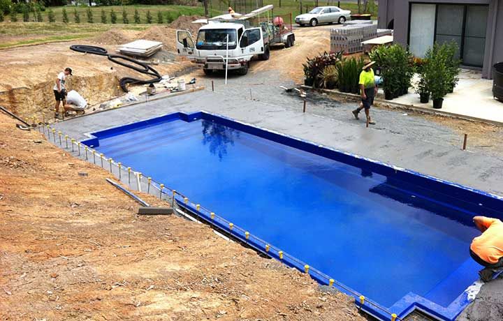 Fibreglass Pools In Your Houses Pool Builders Fiberglass Pools Pool Installation