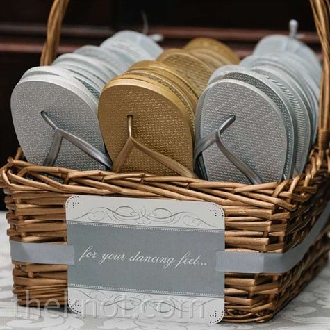 Best 25 Flip Flop Basket Ideas On Pinterest Wedding Flops Flip Flop Wedding Favors So Cute And Great Idea