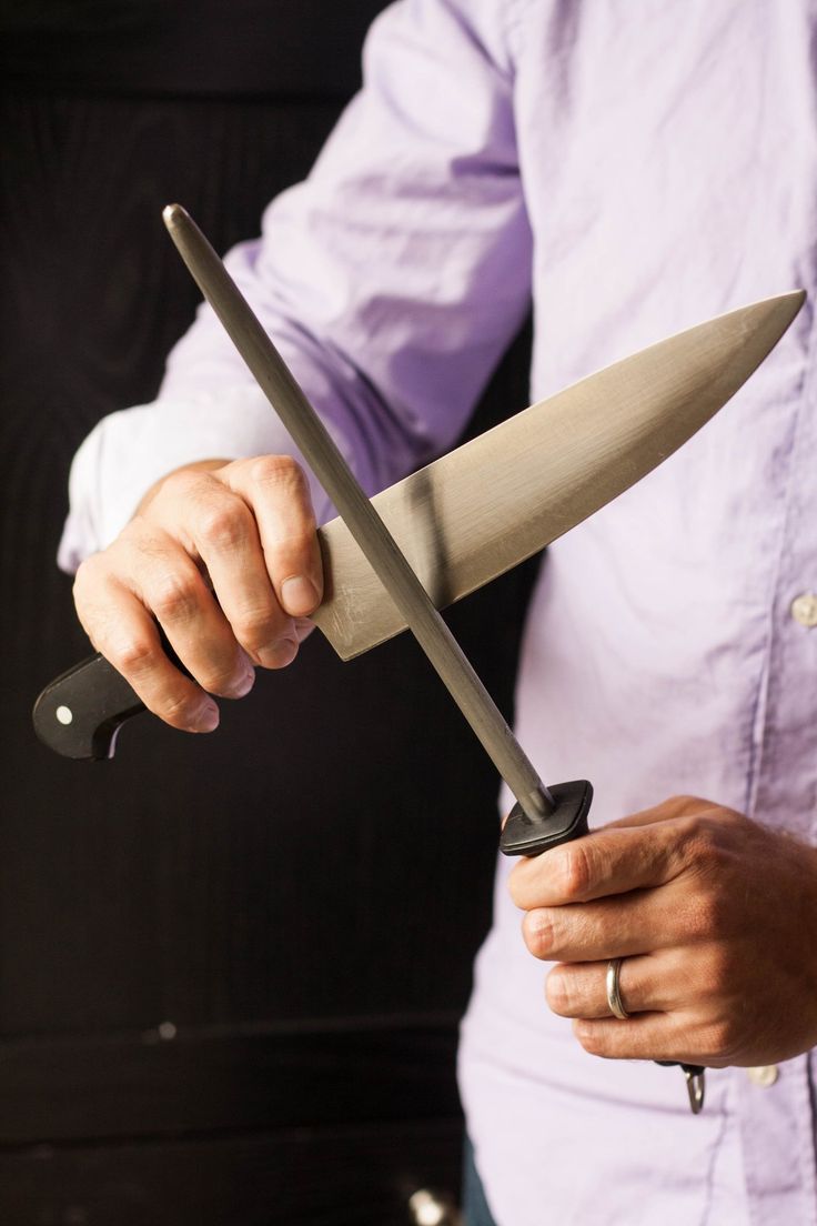 729 best knife images on pinterest knifes custom knives and swords this tool does not actually sharpen your knife here s what a steel really does 729 best knife images on pinterest knifes custom knives and swords this tool does not actually sharpen your knife here s what a steel really does
