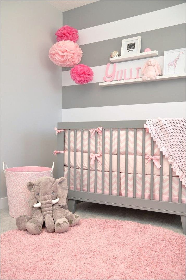 Deco Chambre Bebe Gris Rose Et Bleu In 2020 Cozy Baby Room Baby