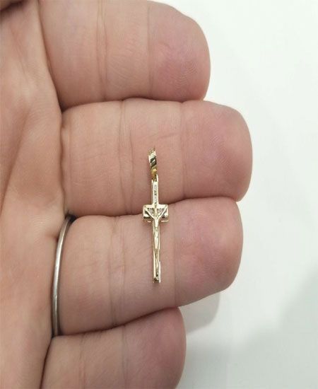 10k Small CZ Cross Pendant