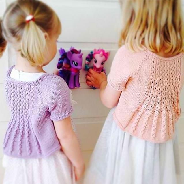 Best 25+ Shrug knitting pattern ideas on Pinterest Knit shrug, Shrug sweate...
