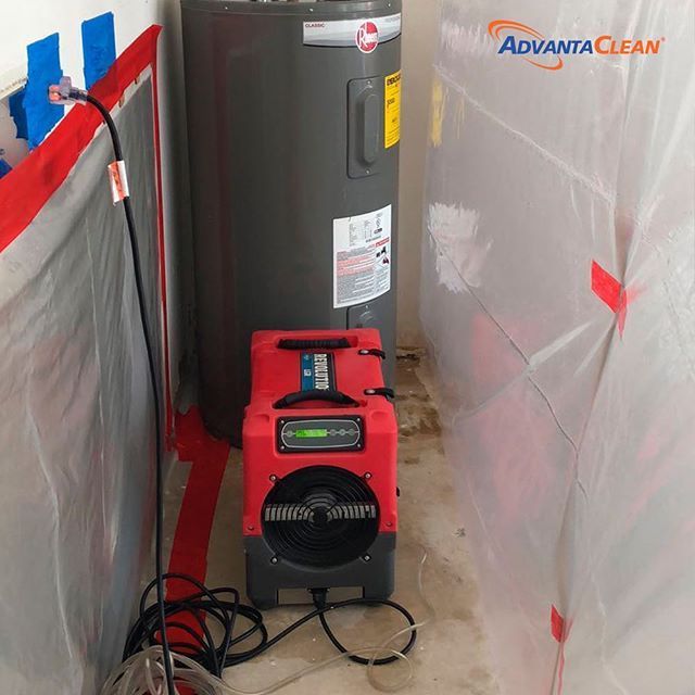Advantacleanfll On Instagram Moisture Control Is Key To Controlling Mold Take Time To Chec In 2020 Mold Remediation Molding Water Damage
