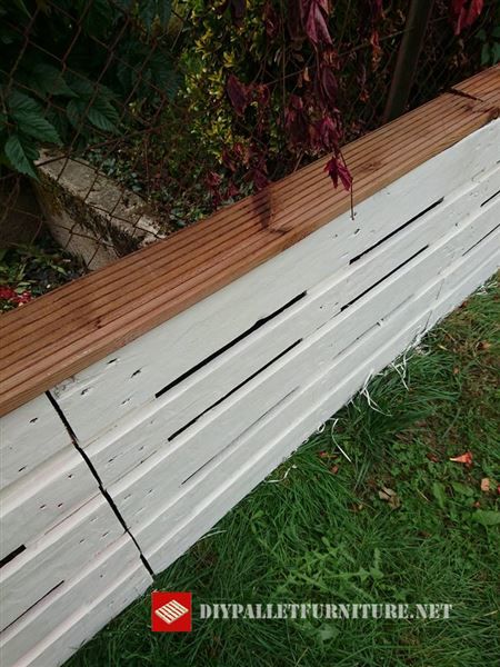 Florent Gyss zeigt uns seinen Garten mit Paletten, und auch der Zaun ... Florent Gyss zeigt uns seinen Garten mit Paletten, und auch der Zaun ...