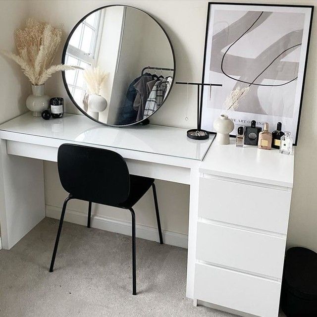 200 Ideeën Over Ikea Vanity Kaptafel Slaapkamerideeën 200 Ideeën Over Ikea Vanity Kaptafel, White Vanity Desk With Mirror Ikea