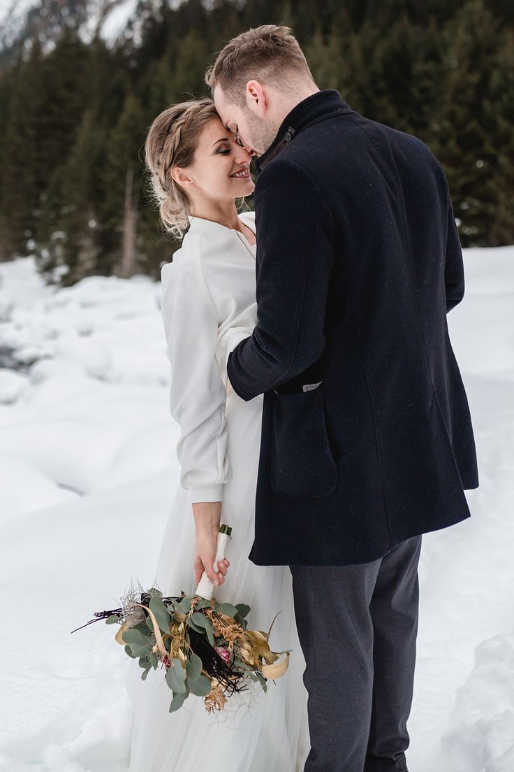 Winterhochzeit In Osterreich Tolle Locations In Den Alpen Winterhochzeit Hochzeit Hochzeitsfotograf