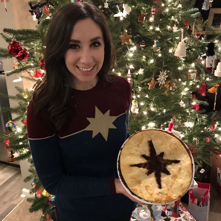 Easy Captain Marvel Pie | Captain marvel, Marvel, Geek diy Easy Captain Marvel Pie | Captain marvel, Marvel, Geek diy