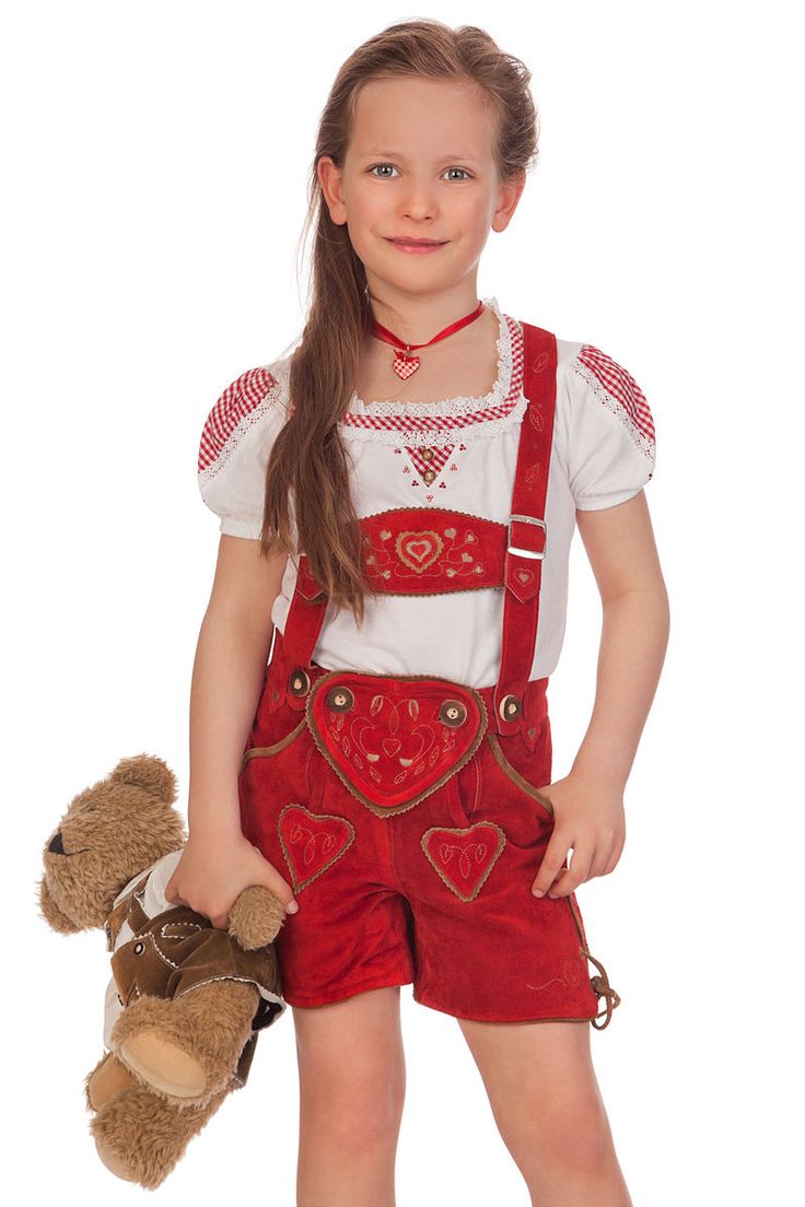 Kurzes mädchen aus großen kerl