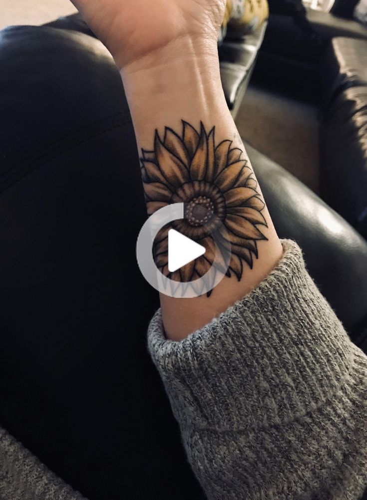 ボード Tatouage Poignet Tournesol のピン ボード Tatouage Poignet Tournesol のピン