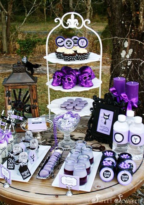 a spookalicious halloween dessert table