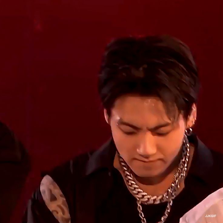Pin by Yanyan on Muster 2021 in 2021 | Jungkook, Bts concert, Gif jk