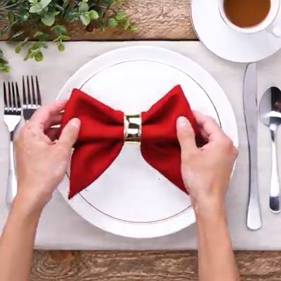 Impress your guests with these 14 napkin folds!