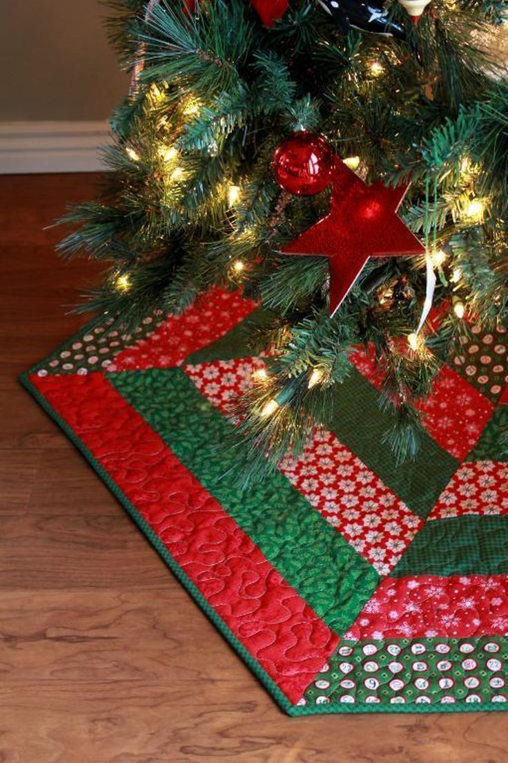 Holly Jolly Christmas Tree Skirt Pattern Craftsy Diy christmas tree