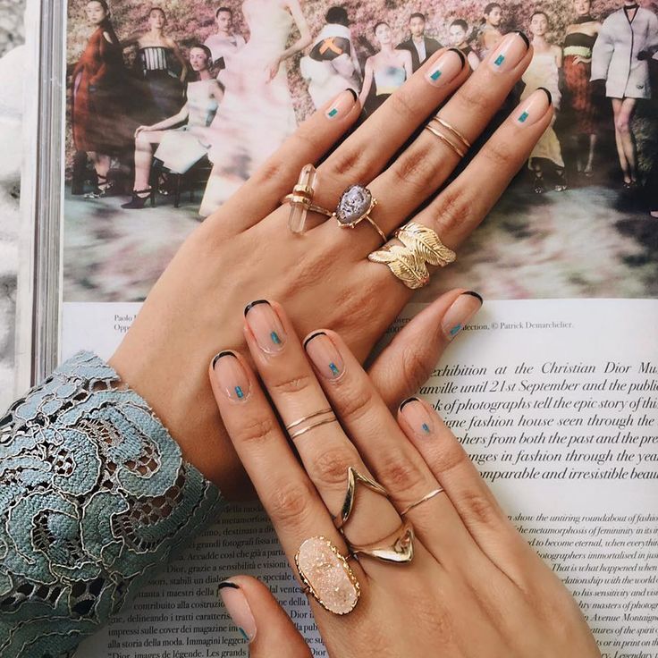 Minimalist Nail Art for the weekend – #Art #Minimalist #Nail #Weekend
