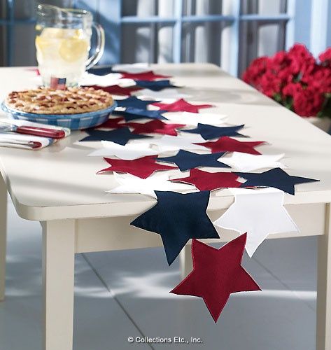 Easy: Sew fabric or felt stars together to make pretty table runner for any pat… Easy: Sew fabric or felt stars together to make pretty table runner for any pat…