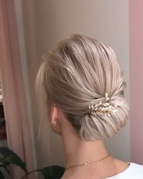 Feb 20, 2020 - Get inspired with 80+ amazing bridal hairstyle ideas for your wedding day. đź’• // mysweetengagement.com // #wedding #weddinghairstyles #weddinghair #bridalhair #hairstyles #hair #bridalbeauty #hairstyleideas