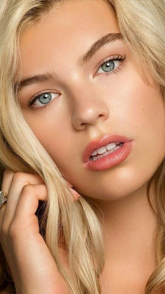 Pretty blonde girls