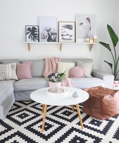 Kissen. Mit neuen Kissen wird jedes Sofa wieder en vogue www.ikarus.de/...