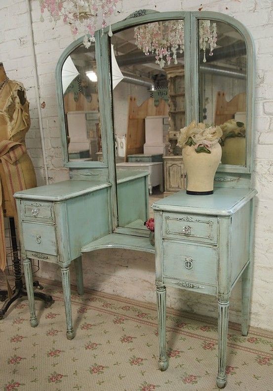 Best 20+ Vintage Vanity Ideas On Pinterest Vintage Makeup Beautiful vintage - ideas to restore an old vanity just like this one. - Best 20+ Vintage Vanity Ideas On Pinterest Vintage Makeup
