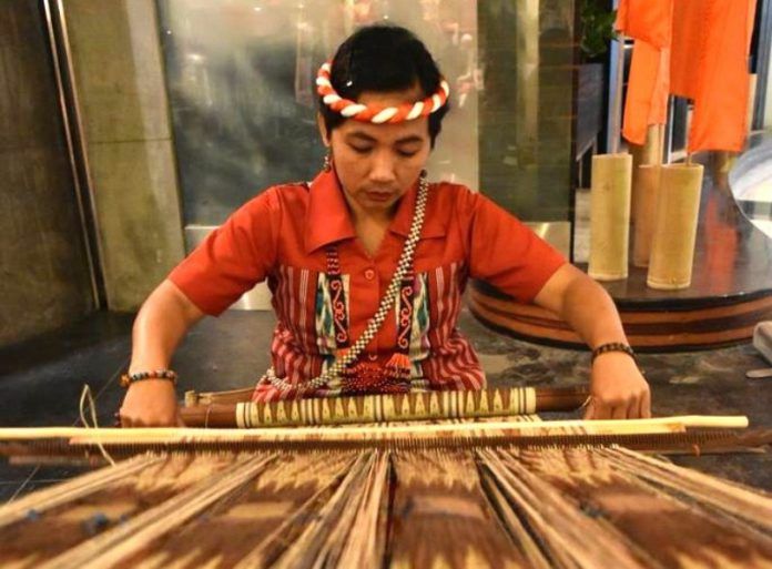 Tehyan Alat Musik Khas Betawi Hasil Akulturasi Budaya Budaya Alat Musik Tradisional