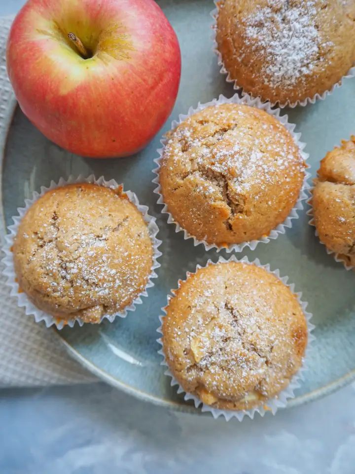 Eines der besten Apfel Rezepte sind diese saftigen Apfelmuffins ohne ...