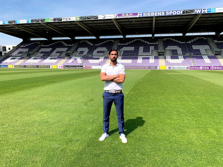 K Beerschot V A On Instagram Rapha Togetherwebuildhistory Derbyweek