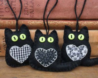 Felt Cat ornaments, Cat Christmas ornaments, Cat Christmas decorations, Handmade felt cats, Red and green Christmas ornaments