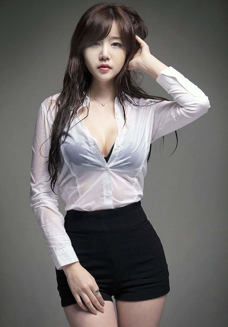 Korean girl gets wet