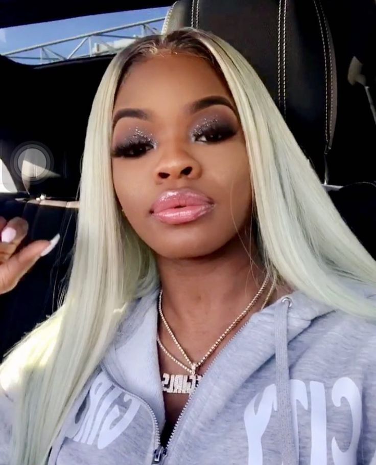 City girls JT | Baddie hairstyles, Honey blonde hair, Girls makeup