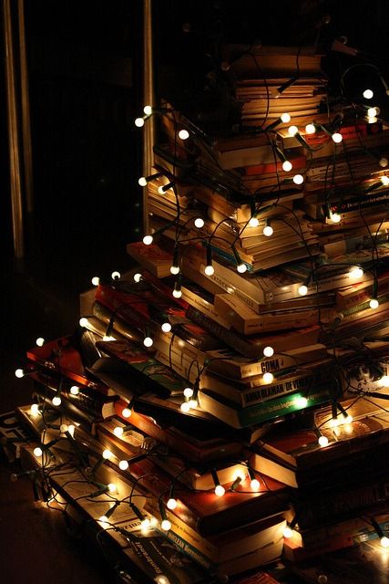 Resultado de imagem para christmas tree books tumblr