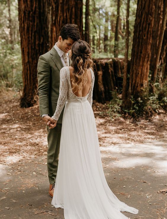 Rustic Redwoods Wedding with a lace backless wedding dress #weddinginthewoods #w...