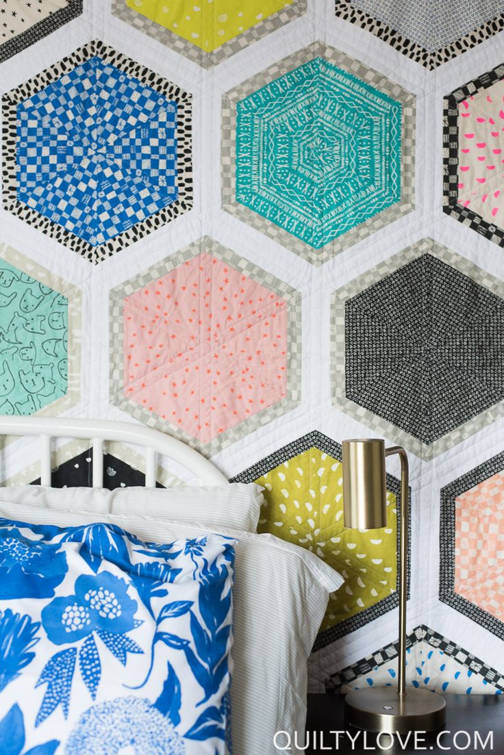 Best 25+ Fat quarter quilt ideas on Pinterest Fat quarter quilt patterns, Quilt sizes and Fat ...