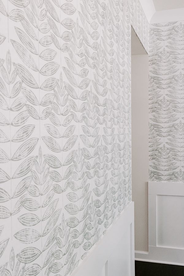 Tips To Install Peel And Stick Wallpaper Diy Playbook Peel And Stick Wallpaper Diy Playbook Diy Wallpaper